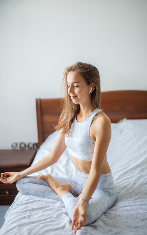 Mit Diesen 5 Yoga Ubungen Werdet Ihr Besser Schlafen Konnen Besserme